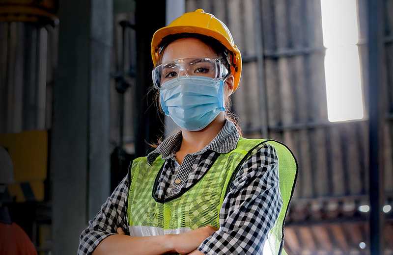 Construction Worker wearing face mask